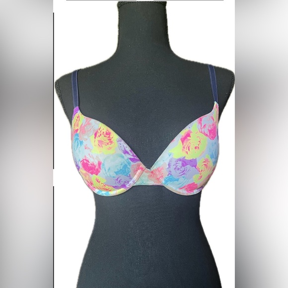 PINK VICTORIA'S SECRET Wear Everywhere Push Up Bra with floral design. Size 34 C - Picture 2 of 7